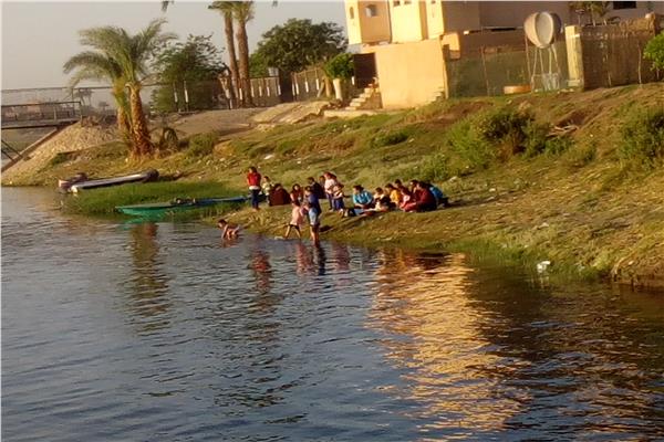 محافظة بني سويف للمواطنين: تجنبوا الأماكن الخطرة بنهر النيل خلال الاحتفال بشم النسيم محافظة بني سويف للمواطنين: تجنبوا الأماكن الخطرة بنهر النيل خلال الاحتفال بشم النسيم