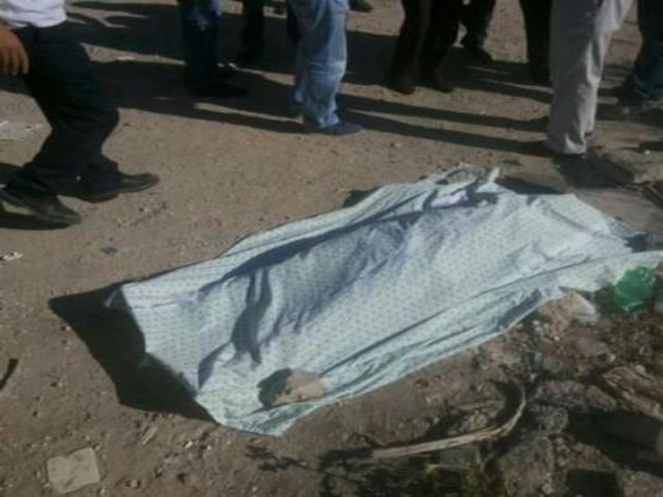 شخص يبدأ في الاعتداء على عامل في منطقة حدائق الأهرام شخص يبدأ في الاعتداء على عامل في منطقة حدائق الأهرام
