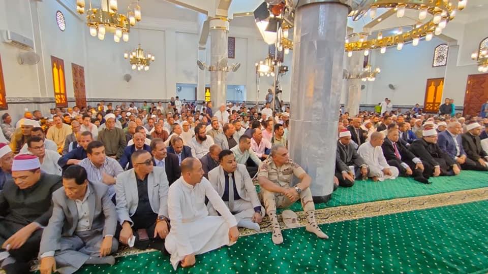 محافظة الوادي الجديد تدعو الأهالي للقاء مفتوح مع المحافظ بعد صلاة الجمعة محافظة الوادي الجديد تدعو الأهالي للقاء مفتوح مع المحافظ بعد صلاة الجمعة