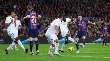 ليفاندوفسكي يثير مخاوف برشلونة قبل مواجهة ريال مدريد في الكلاسيكو