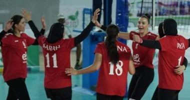 الأهلى يهزم بطل نيجيريا ويتأهل إلى ربع نهائى أفريقيا لسيدات الطائرة الأهلى يهزم بطل نيجيريا ويتأهل إلى ربع نهائى أفريقيا لسيدات الطائرة