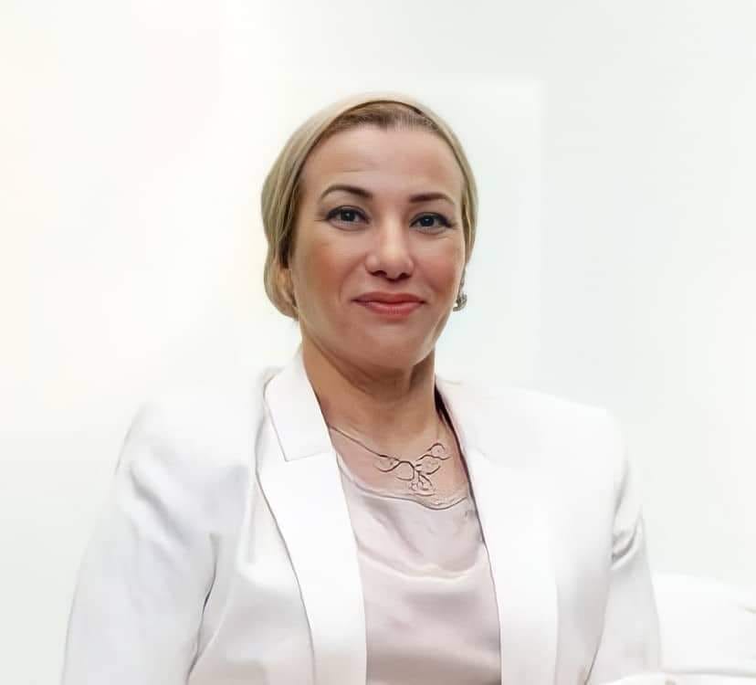 وزيرة البيئة توجه باتخاذ إجراءات قانونية ضد سائق سيارة ألقى المخلفات في إمبابة وزيرة البيئة توجه باتخاذ إجراءات قانونية ضد سائق سيارة ألقى المخلفات في إمبابة