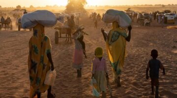 مع دخول الحرب عامها الثالث.. هل تورطت فرنسا في صناعة أزمة بين تشاد والسودان؟