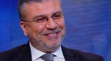 عمرو الليثي يعتذر عن تقديم برنامج كلمتين وبس عبر موجات إذاعة البرنامج العام