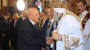 وفد حزب الجبهة الوطنية يشارك في قداس عيد القيامة ويهنئ البابا تواضروس