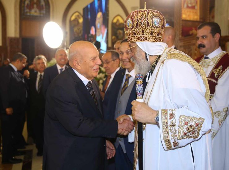 وفد حزب الجبهة الوطنية يشارك في قداس عيد القيامة ويهنئ البابا تواضروس