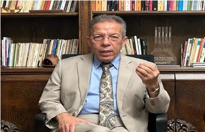 نقيب الأطباء: راتب طبيب الامتياز 2800 جنيه وبعض المستشفيات الجامعية تخصم وتؤخر صرفها