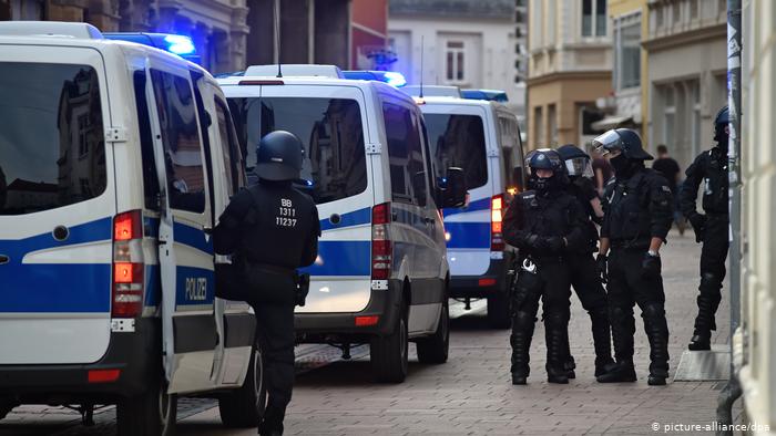هجوم طعني في محطة قطار هامبورج يؤدي إلى إصابة 17 شخصاً هجوم طعني في محطة قطار هامبورج يؤدي إلى إصابة 17 شخصاً
