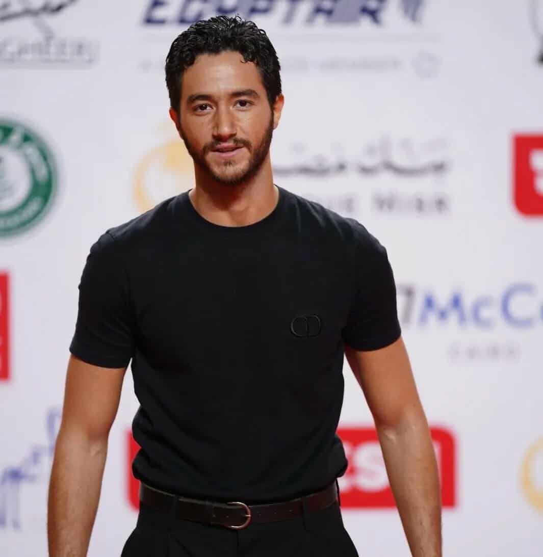 تكريم أحمد مالك بجائزة هيباتيا الذهبية في مهرجان الإسكندرية للفيلم القصير تكريم أحمد مالك بجائزة هيباتيا الذهبية في مهرجان الإسكندرية للفيلم القصير