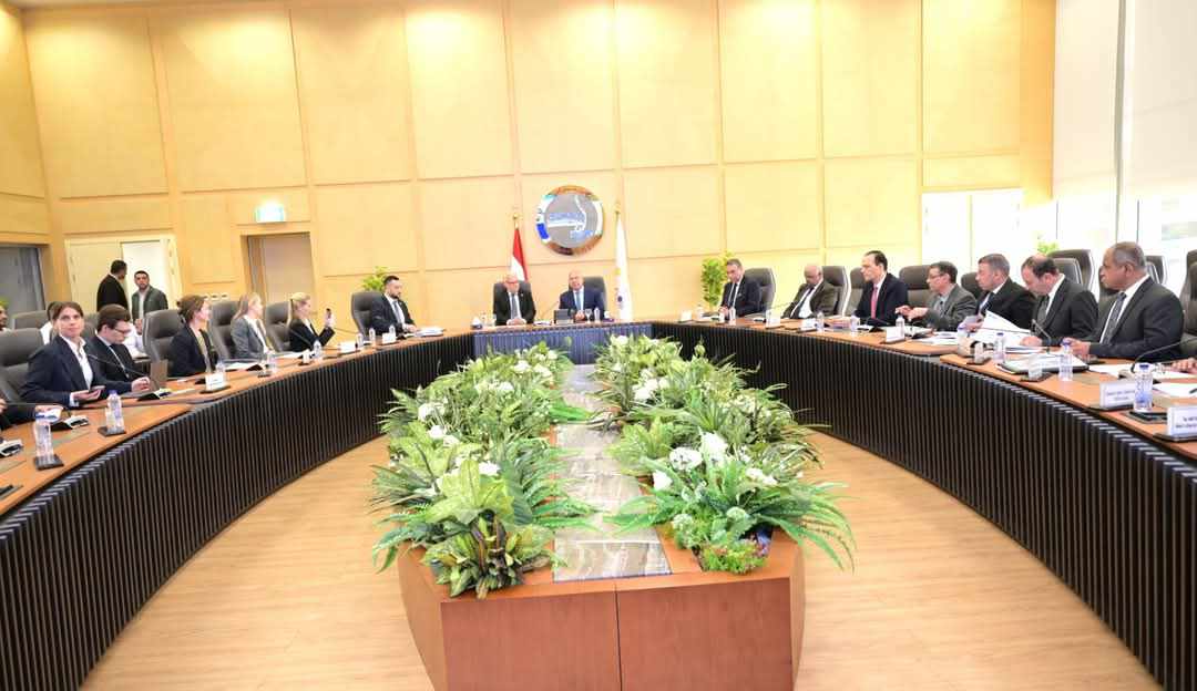 وزير النقل يبحث مع السفير السويدي إعداد الدراسات لخطة تشغيل مشروع الأتوبيس الترددي وزير النقل يبحث مع السفير السويدي إعداد الدراسات لخطة تشغيل مشروع الأتوبيس الترددي