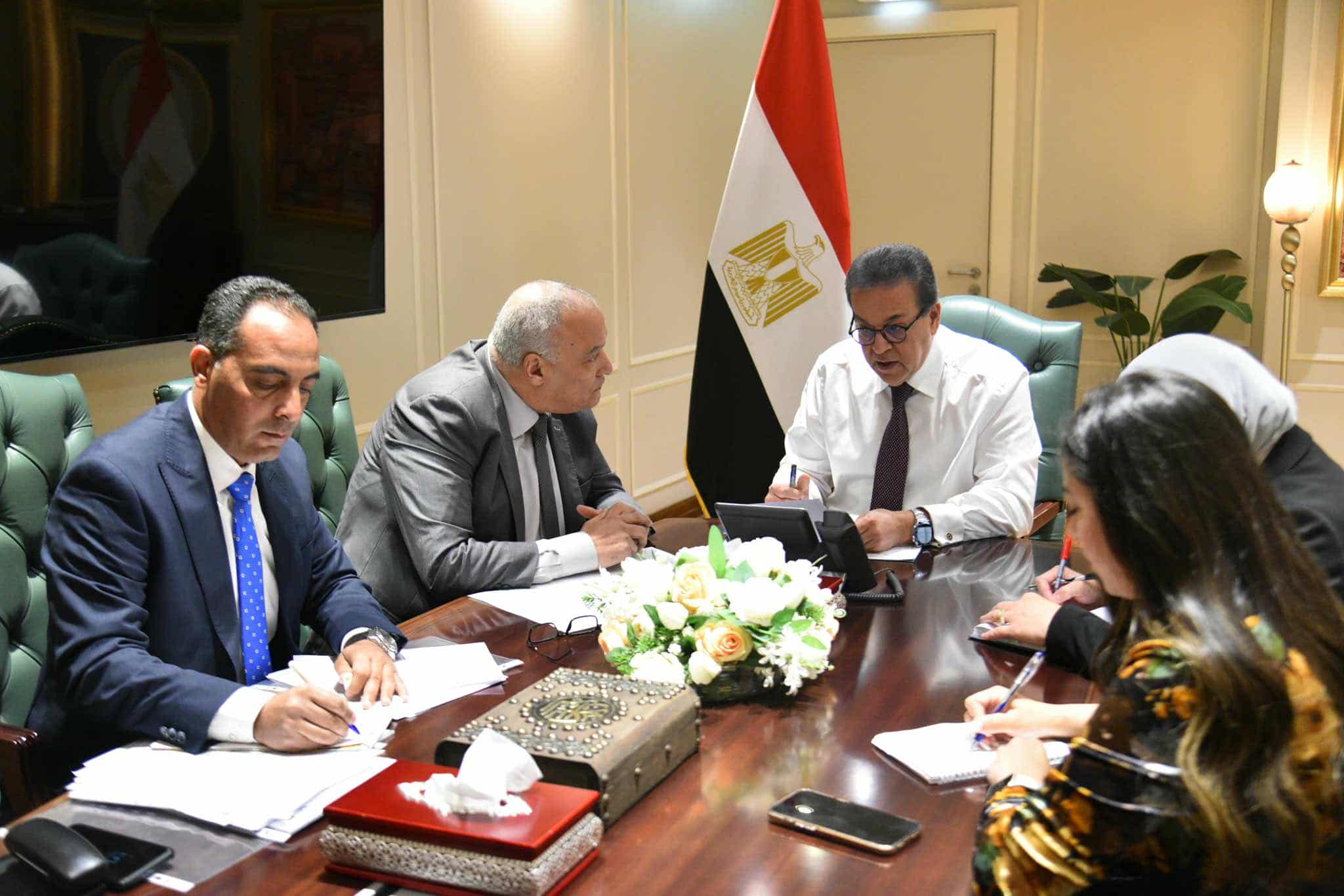 وزير الصحة يوجه بمواصلة العمل على تدريب وتأهيل الفرق الطبية وتوفير ورش عمل وزير الصحة يوجه بمواصلة العمل على تدريب وتأهيل الفرق الطبية وتوفير ورش عمل