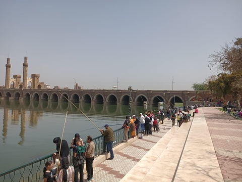 محافظ القليوبية يتفقد حدائق القناطر الخيرية ويشارك المواطنين فرحة أعياد الربيع وشم النسيم