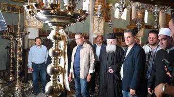 محافظ جنوب سيناء يهنئ رهبان دير سانت كاترين بعيد القيامة المجيد ويقدم هدايا للدير