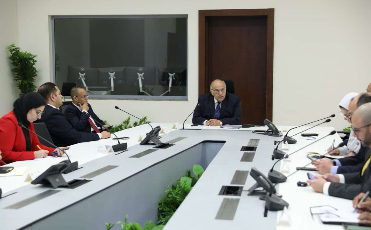 الصحة تجتمع لمتابعة خطة استقبال مصابي غزة وتقديم الرعاية المتكاملة الصحة تجتمع لمتابعة خطة استقبال مصابي غزة وتقديم الرعاية المتكاملة