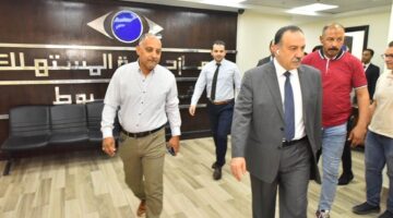 محافظ أسيوط يتفقد جهاز حماية المستهلك ويشدد على تكثيف الرقابة وحماية حقوق المواطنين