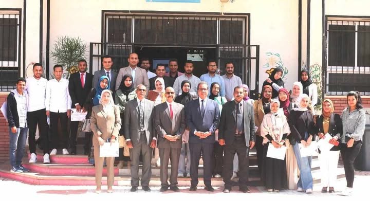 جامعة جنوب الوادي تختتم فعاليات دورة إعداد المعلم الجامعي بمشاركة 61 متدربا جامعة جنوب الوادي تختتم فعاليات دورة إعداد المعلم الجامعي بمشاركة 61 متدربا
