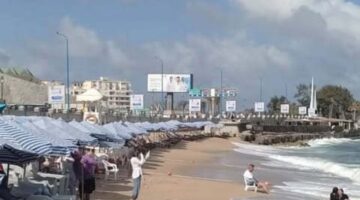 إقبال متوسط على شواطئ الإسكندرية تزامنا مع استقرار أحوال الطقس
