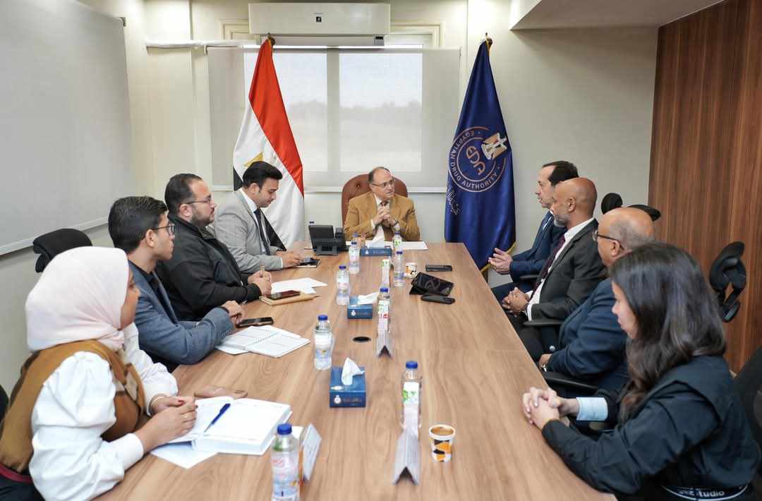 رئيس هيئة الدواء يلتقي ممثلي شركة أبوت لبحث توطين بعض المستحضرات الطبية بمصر رئيس هيئة الدواء يلتقي ممثلي شركة أبوت لبحث توطين بعض المستحضرات الطبية بمصر