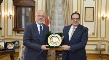 رئيس جامعة القاهرة يستقبل السفير اليوناني بمصر لبحث تعزيز التعاون المشترك مع الجامعات اليونانية