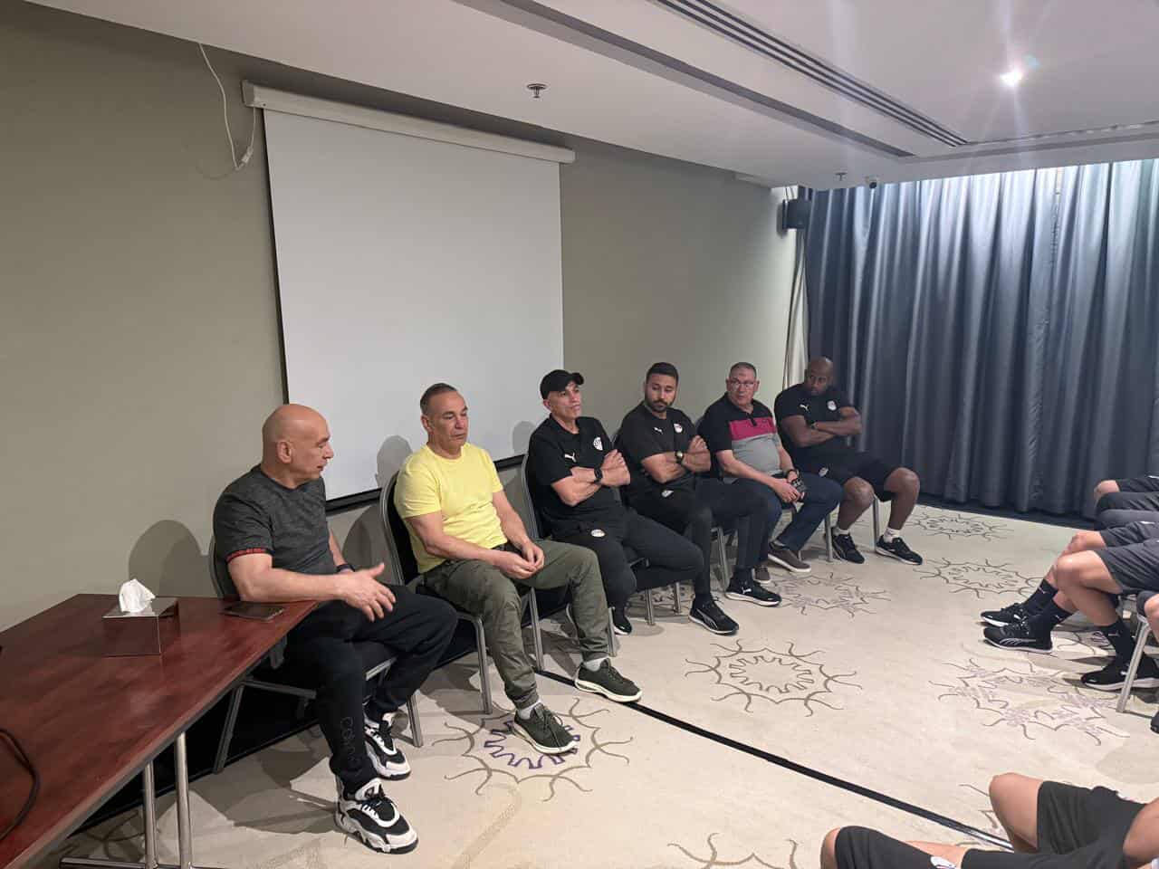 التوأم يزور معسكر منتخب مصر للشباب قبل أمم أفريقيا التوأم يزور معسكر منتخب مصر للشباب قبل أمم أفريقيا
