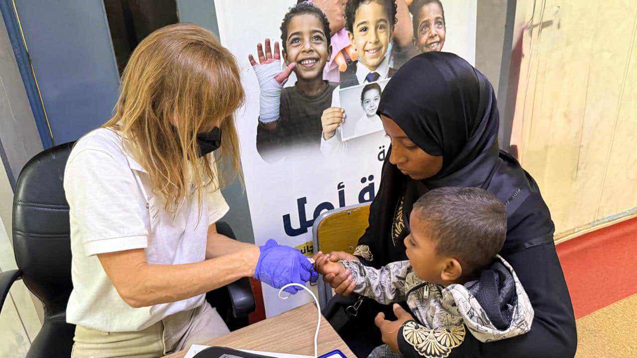 الرعاية الصحية: نجاح قافلة جراحات تجميل الأطفال «روتابلاست» بمستشفياتها في الأقصر الرعاية الصحية: نجاح قافلة جراحات تجميل الأطفال «روتابلاست» بمستشفياتها في الأقصر