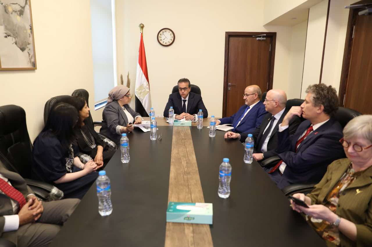 وزير الصحة يبحث مع وفد منظمة الصحة العالمية مستجدات المبادرة العالمية لسرطان الأطفال وزير الصحة يبحث مع وفد منظمة الصحة العالمية مستجدات المبادرة العالمية لسرطان الأطفال