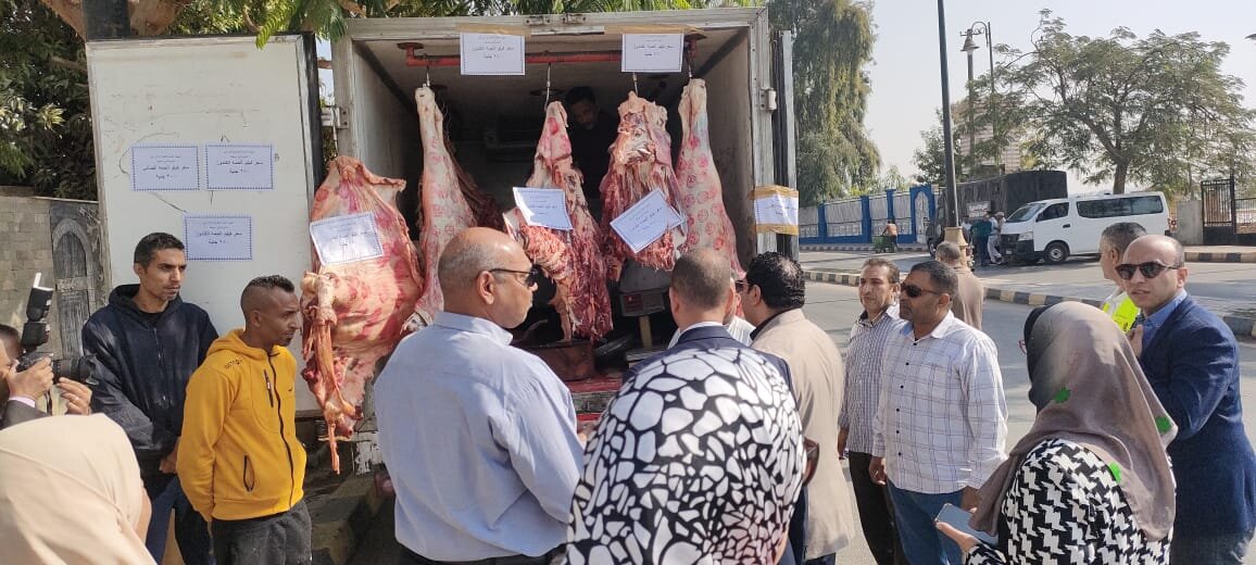 منافذ الزراعة تصل الكاتدرائية.. طرح اللحوم والخضراوات والأسماك بأسعار مخفضة منافذ الزراعة تصل الكاتدرائية.. طرح اللحوم والخضراوات والأسماك بأسعار مخفضة