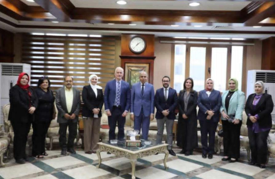 محافظ المنيا يلتقي وفد المشروع الكندي لدعم المرأة.. ويؤكد استمرار التعاون لتحقيق الاستدامة