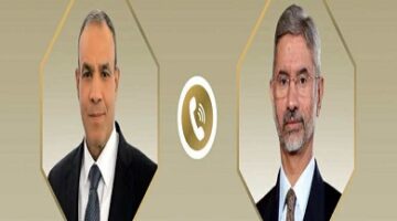 وزير الخارجية يؤكد لنظيره الهندي ضرورة تحقيق التهدئة للحيلولة دون انزلاق الأوضاع لمزيد من التصعيد فى منطقة جنوب آسيا