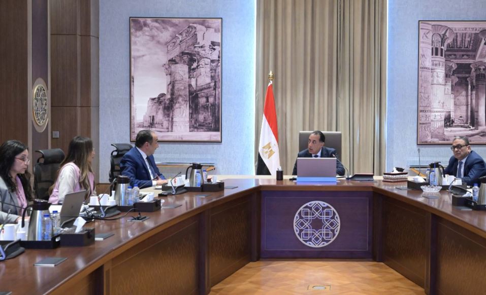 مدبولي يتابع مع وزير قطاع الأعمال العام آخر مستجدات مشروعات تطوير صناعة الغزل والنسيج