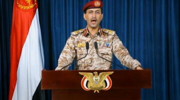 الحوثيون: استهدفنا حاملة طائرات أمريكية بمسيّرات وهاجمنا بمسيّرتين هدفين إسرائيليين في يافا وعسقلان