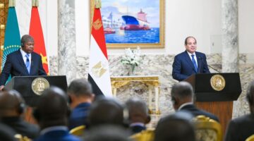 الرئيس السيسي يؤكد ضرورة الحفاظ على المواقف الإفريقية الموحدة إزاء القضايا الدولية