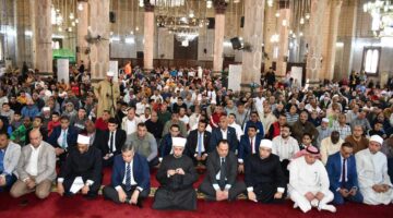 وزير الأوقاف ومحافظ الإسكندرية وسفيرا الكويت وإندونيسيا يشهدون صلاة الجمعة بمسجد أبي العباس بالإسكندرية