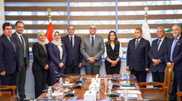 وزيرة التنمية المحلية ومحافظ القليوبية يشهدان توقيع عقد لتأجير وحق الانتفاع لمجزر شبرا الخيمة مع شركة خاصة