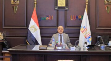 محافظ الأقصر يصدر قرارا بتعديل تعريفة الركوب ويشدد على رقابة المواقف ومحطات الوقود