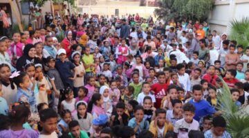 عرض مسرحية طوف وطوفان العراقية على مسرحة نادي الفتيات بقنا