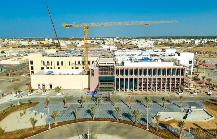 %82 نسبة الإنجاز في مستشفى السويق بتكلفة 75 مليون ريال عُماني