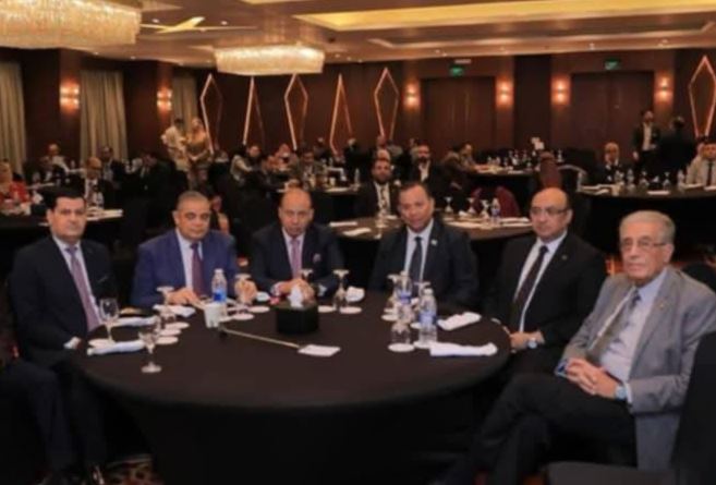 رئيس جامعة كفر الشيخ يشارك في مؤتمر يستعرض أهم التجارب العالمية بمجال التعليم