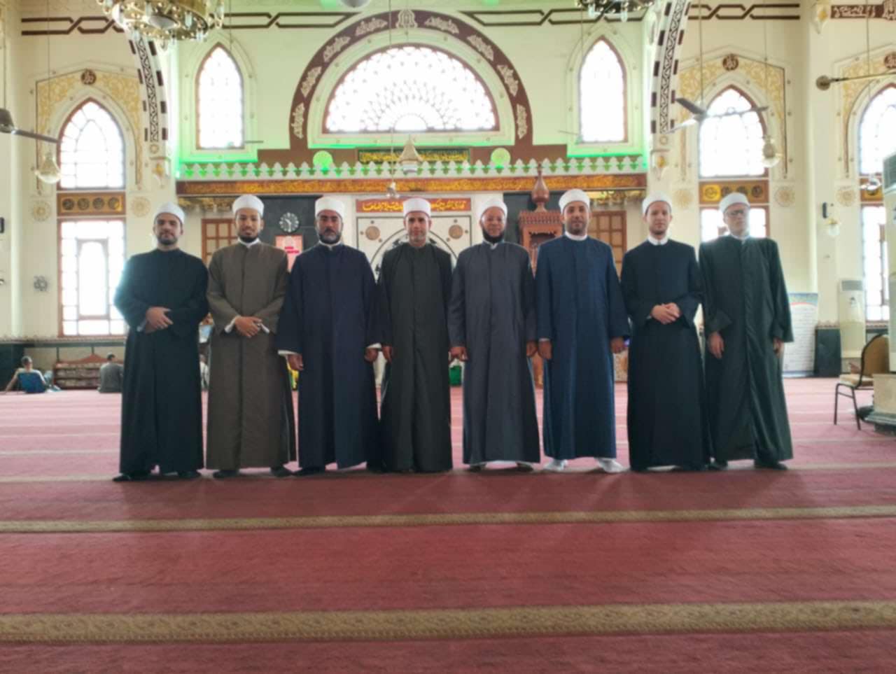 انطلاق القافلة الدعوية من مسجد الميناء الكبير بالغردقة انطلاق القافلة الدعوية من مسجد الميناء الكبير بالغردقة