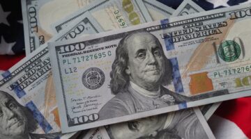 سعر الدولار مقابل الجنيه اليوم الأربعاء 16 أبريل 2025 يسجل ارتفاعا مفاجئا| هل يلامس 52 جنيها
