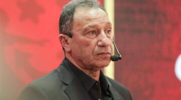 الخطيب يهنئ لاعبي الأهلي بعد الفوز على الزمالك في نهائي كأس مصر لكرة اليد