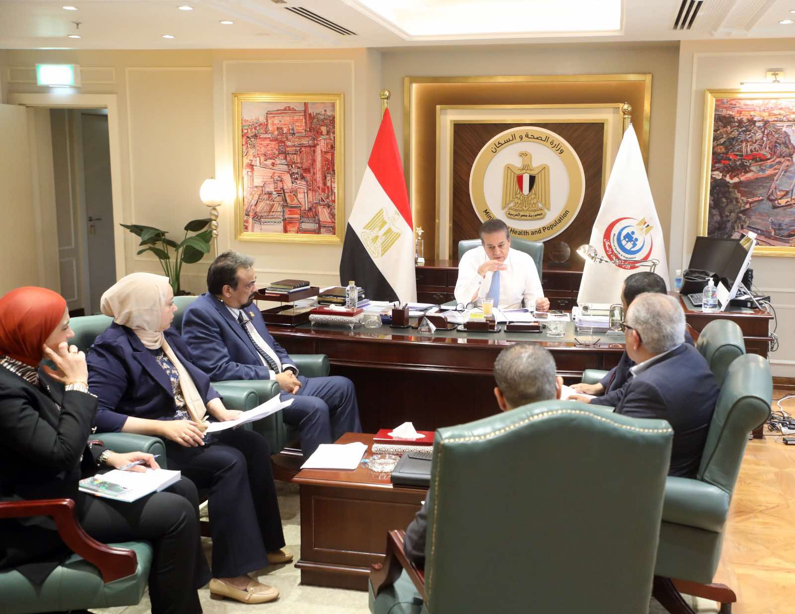 وزير الصحة يجتمع لدراسة الوضع الراهن لاستهلاك أدوية بعض الفئات المرضية وزير الصحة يجتمع لدراسة الوضع الراهن لاستهلاك أدوية بعض الفئات المرضية