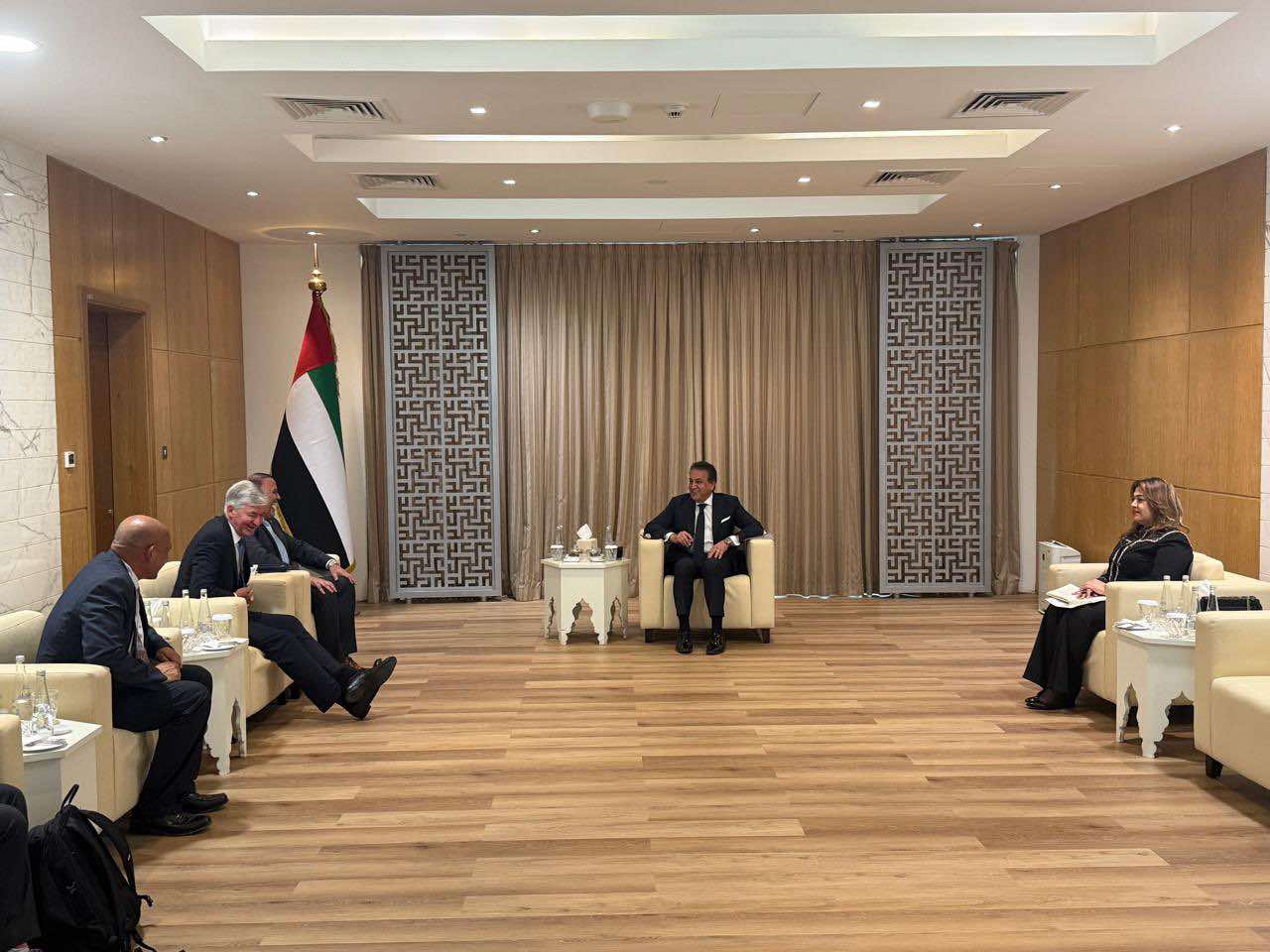 وزير الصحة يبحث التعاون مع ممثلي شركة جلاسكو في المجالات الطبية والبحثية وزير الصحة يبحث التعاون مع ممثلي شركة جلاسكو في المجالات الطبية والبحثية