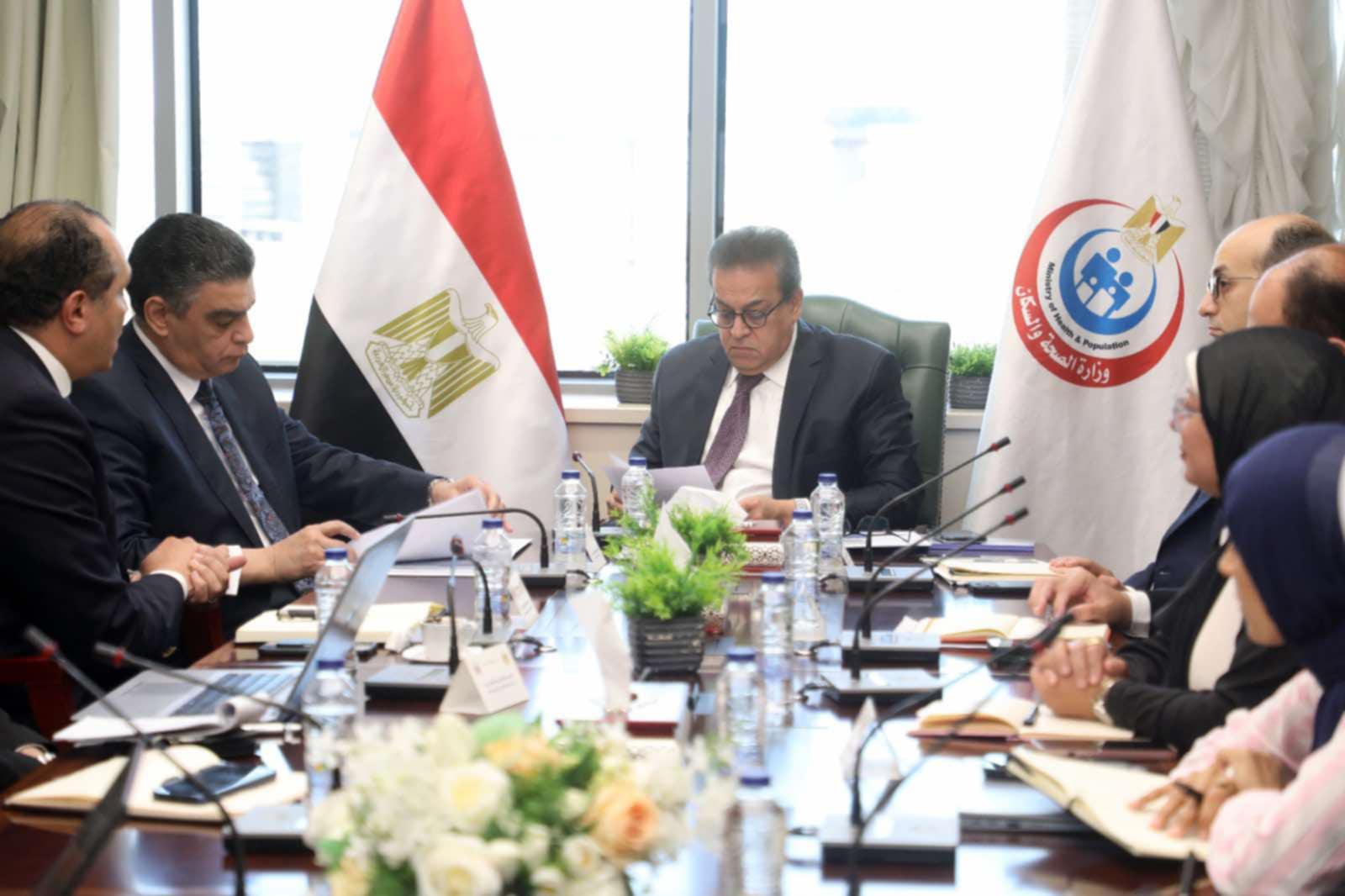وزير الصحة يبحث مع رئيس الهيئة المصرية للشراء الموحد مستجدات إنشاء مراكز تدريب لتصنيع اللقاحات بأفريقيا وزير الصحة يبحث مع رئيس الهيئة المصرية للشراء الموحد مستجدات إنشاء مراكز تدريب لتصنيع اللقاحات بأفريقيا
