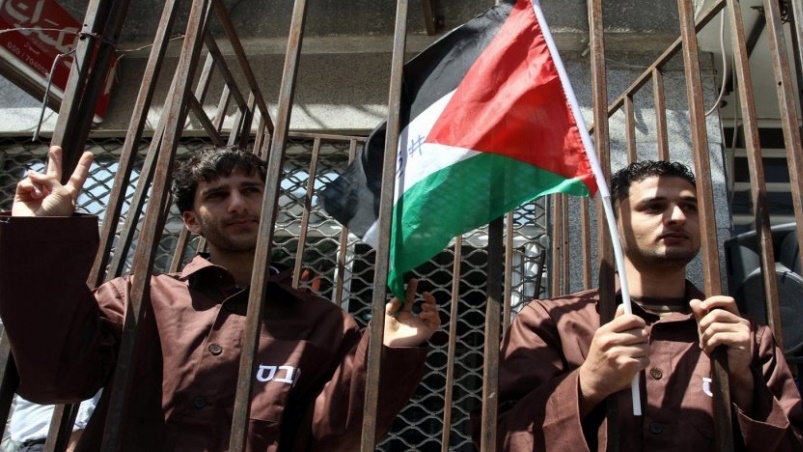 الاحتلال يفرج عن 10 أسرى من غزة الاحتلال يفرج عن 10 أسرى من غزة