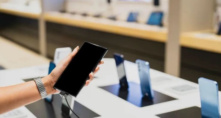 واشنطن تستثني الهواتف الذكية والكمبيوتر من الرسوم الجمركية المضادة