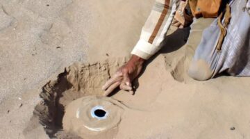 مصادر: الحوثيون يزرعون ألغاما في الحديدة تحسبا لعملية برية يمنية أمريكية