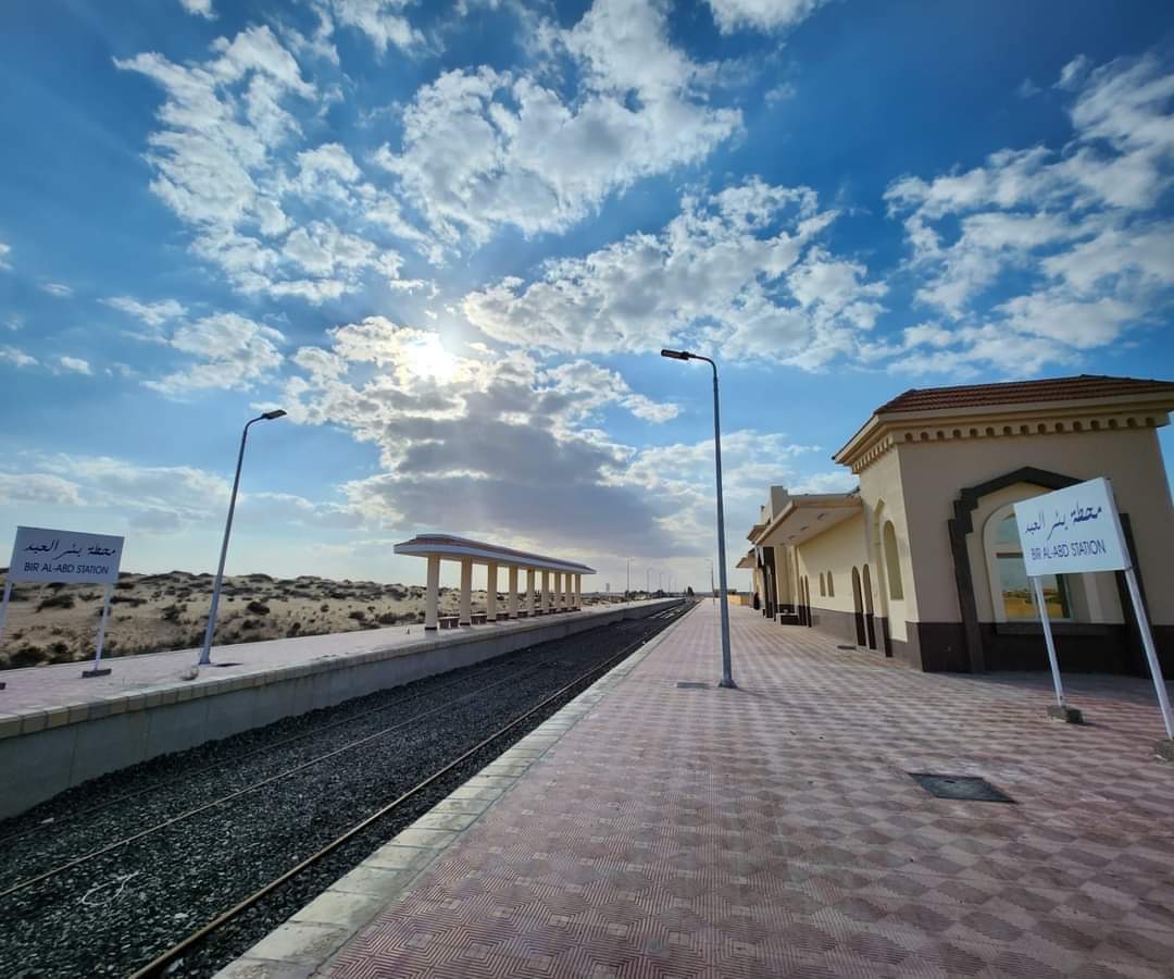  5 أنفاق و7 كباري عائمة و5 آلاف كيلو متر طرق تربط سيناء بوادي النيل وتدعم التنمية الشاملة