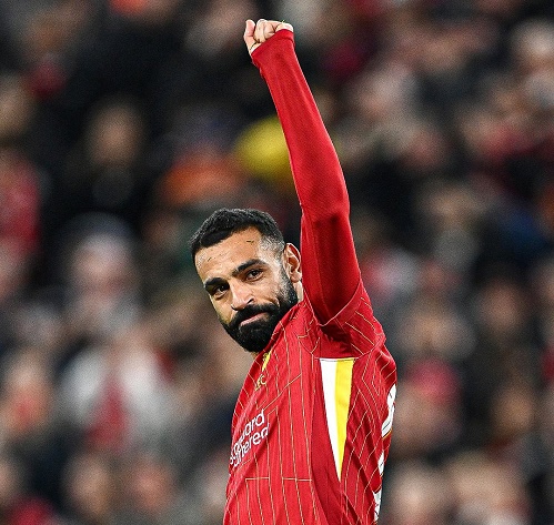 تقرير: صلاح تمسك بالبقاء في ليفربول رغم إغراءات ريال مدريد تقرير: صلاح تمسك بالبقاء في ليفربول رغم إغراءات ريال مدريد