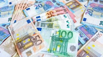 وصل لـ57.40.. ارتفاع سعر اليورو أمام الجنيه المصري اليوم الأربعاء